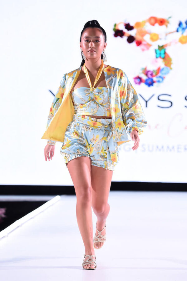 Model walks for ydamys Simo at Runway 7 NYFW Sony Hall Photo By Ilya S. Savenok