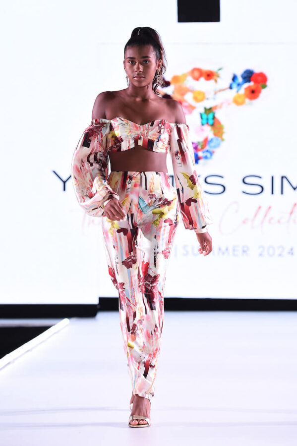 Model walks for ydamys Simo at Runway 7 NYFW Sony Hall Photo By Ilya S. Savenok